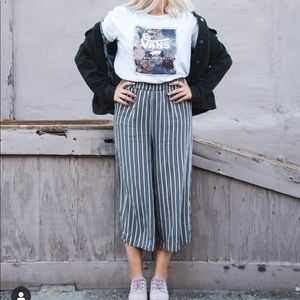 Vans graphic tee in size XL.